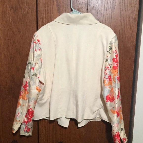NWOT NEW HSN IMAN Global Chic 2X 22/24 Motto Jacket Coat Floral White Zips Up - Picture 4 of 4